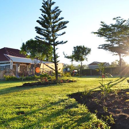 Brownie'S Guesthouse Lake Elementaita Bagian luar foto