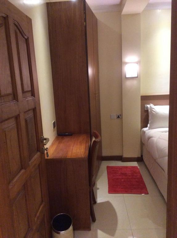 Brownie'S Guesthouse Lake Elementaita Ruang foto