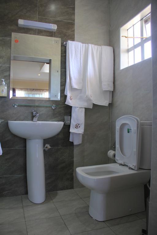 Brownie'S Guesthouse Lake Elementaita Ruang foto