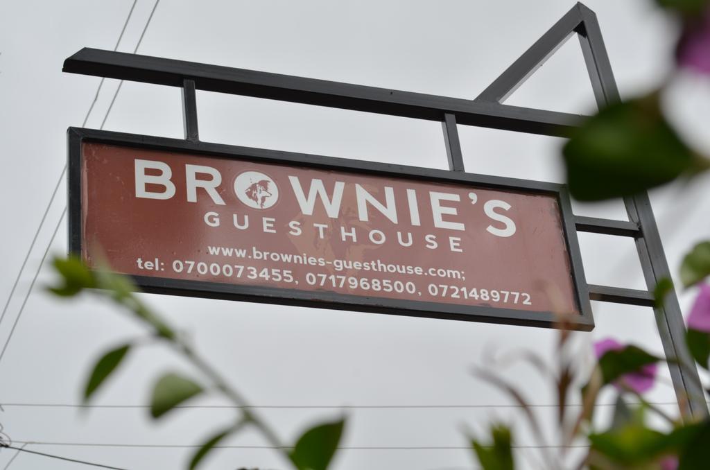 Brownie'S Guesthouse Lake Elementaita Bagian luar foto