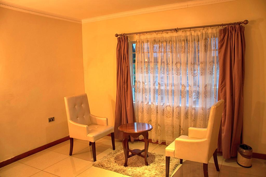 Brownie'S Guesthouse Lake Elementaita Bagian luar foto