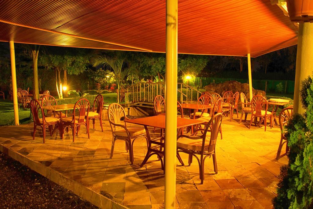 Brownie'S Guesthouse Lake Elementaita Bagian luar foto